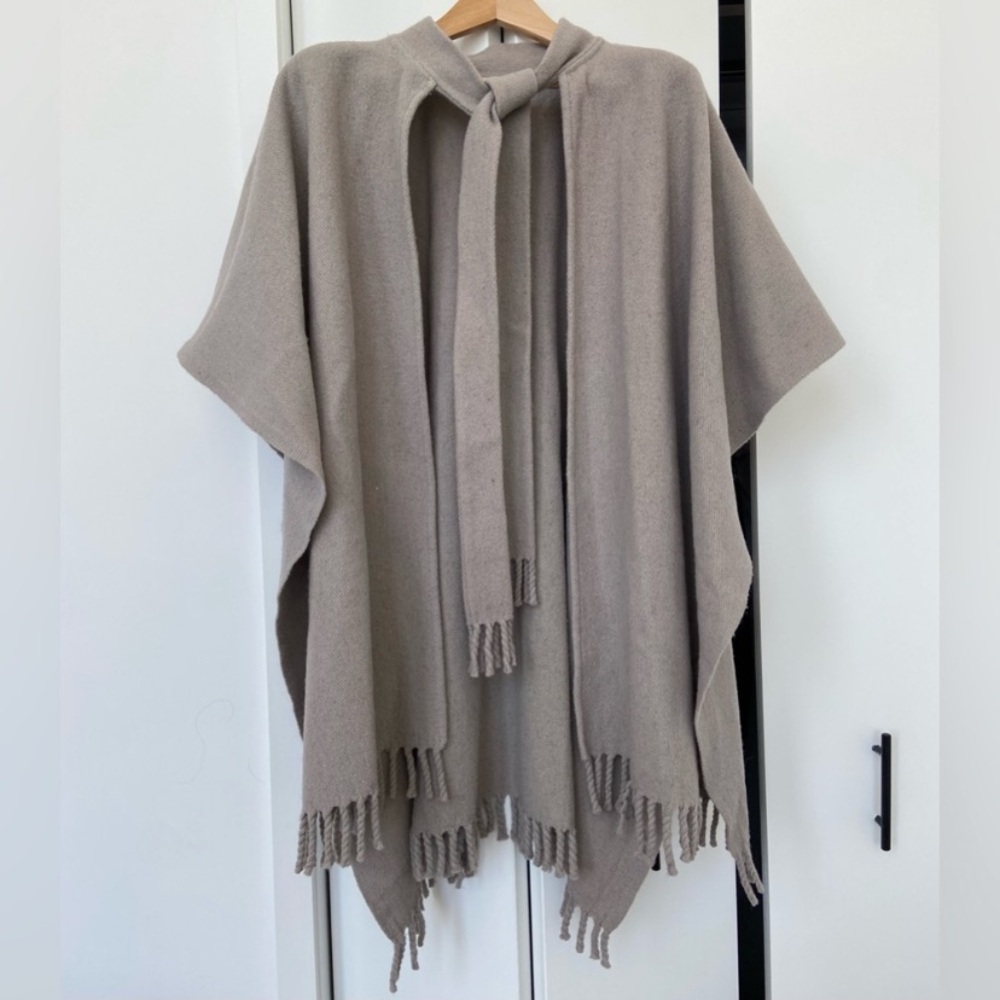 Ryan Roche Wool Cape 100% THICK Wool  - Luxury High End Quality - V Thick
